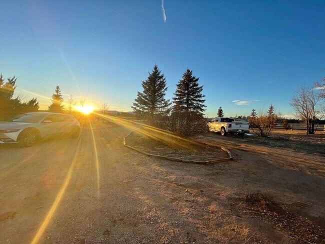 Building Photo - 5 Acre Ranch 3bed/2bth home with amazing v...