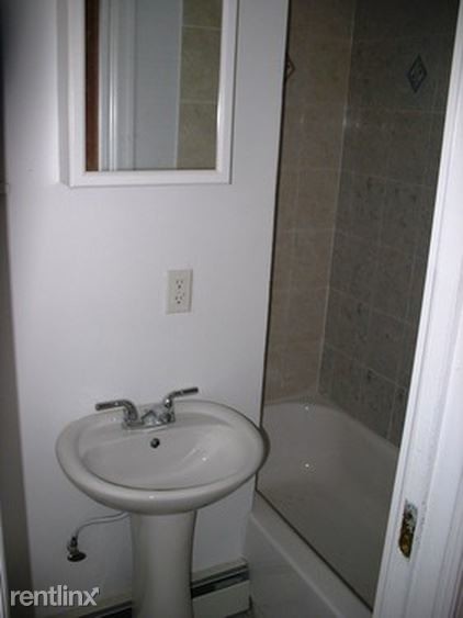Building Photo - 2 br, 1 bath  - 713 10th St