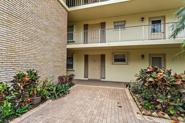 Foto del edificio - 5570 Tamberlane Cir