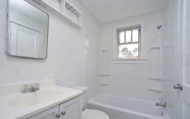 Baño - 3701 Fairview St