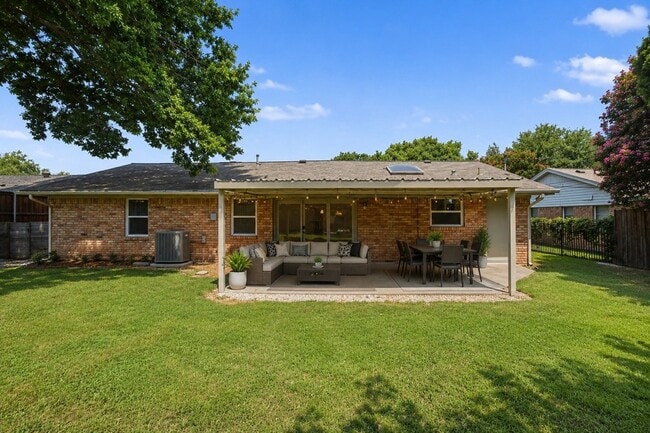 Building Photo - 13216 Meandering Way
