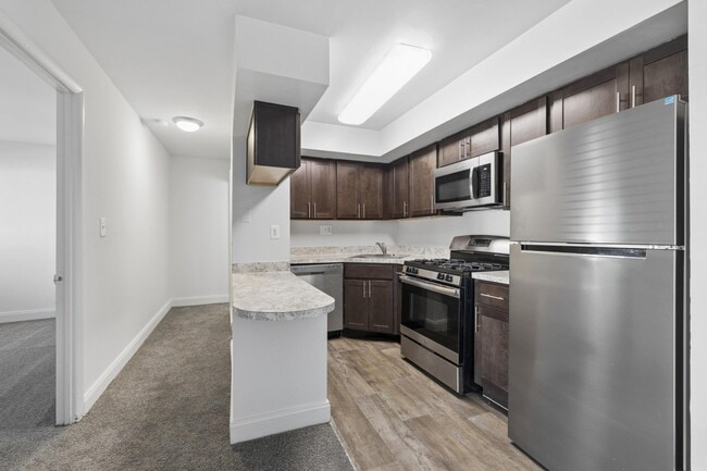 Kitchen (RG) - Rosedale Gardens