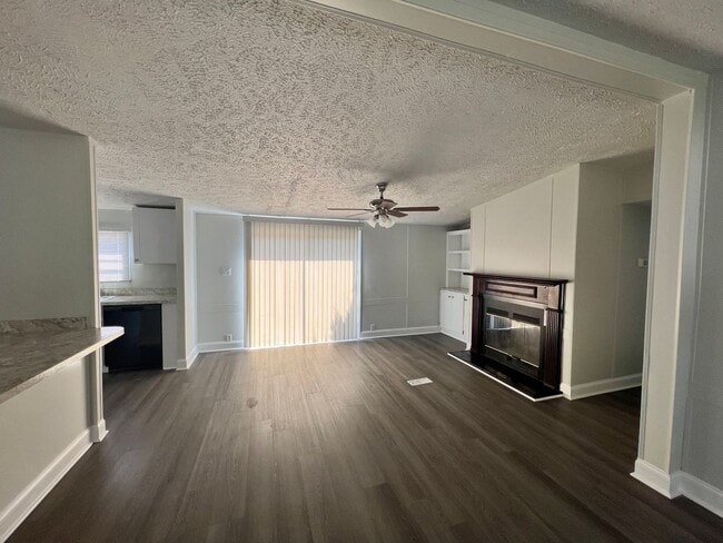 Building Photo - Myrtle Beach - 4 Bed/2 Bath Manufactured Home