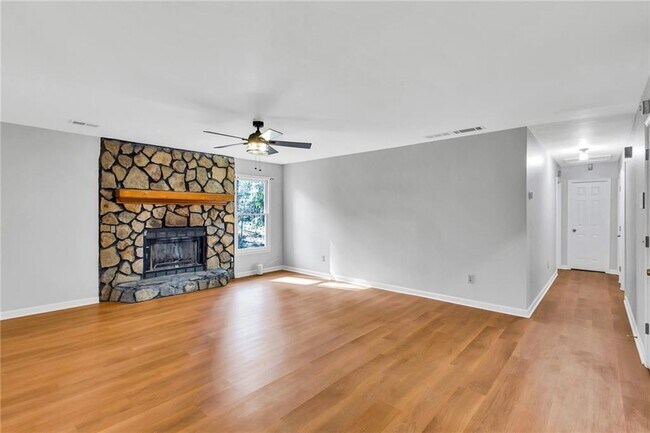 Building Photo - 7515 Asbury Dr