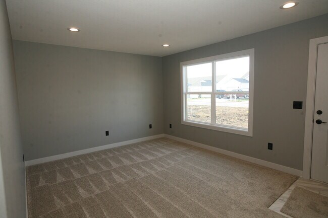 Foto del edificio - 2 bed 1 bath Duplex-Savannah Schools!