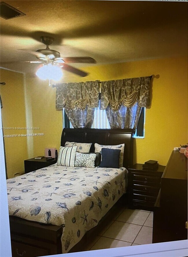 Foto del edificio - 325 NW 193rd Terrace