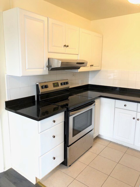 Building Photo - Modern Inner Sunset 2 Bedroom w/Parking