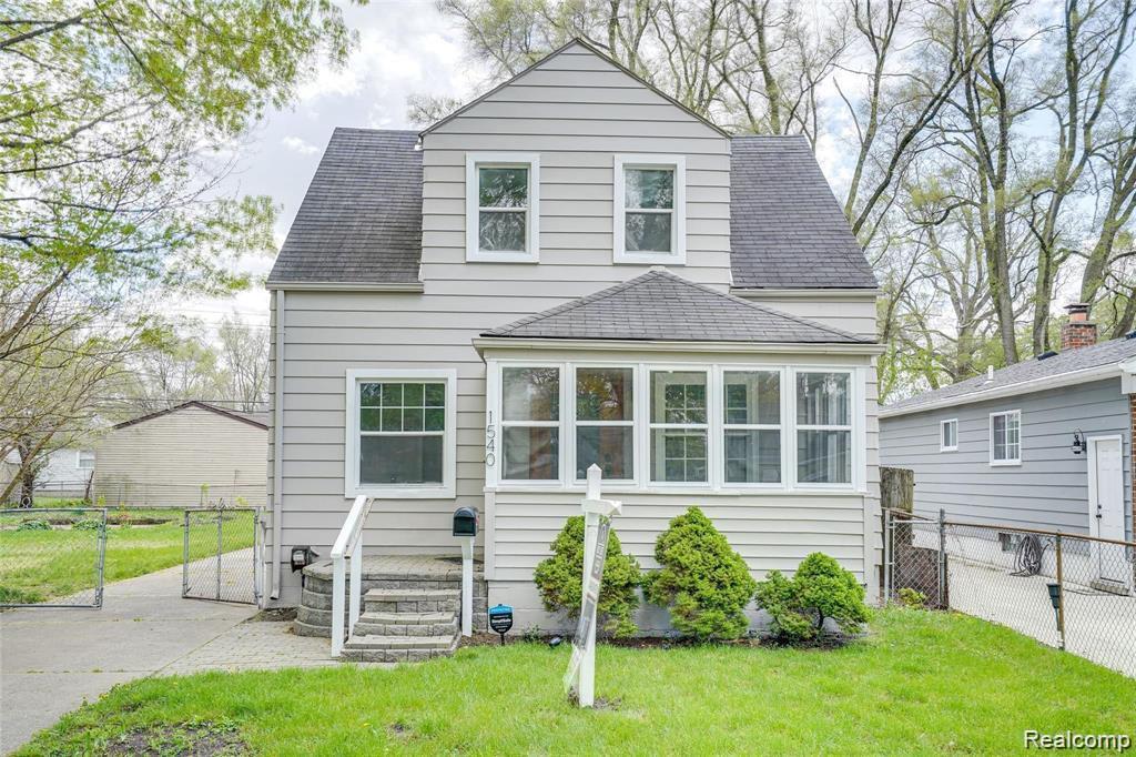 Foto principal - 1540 E Madge Ave