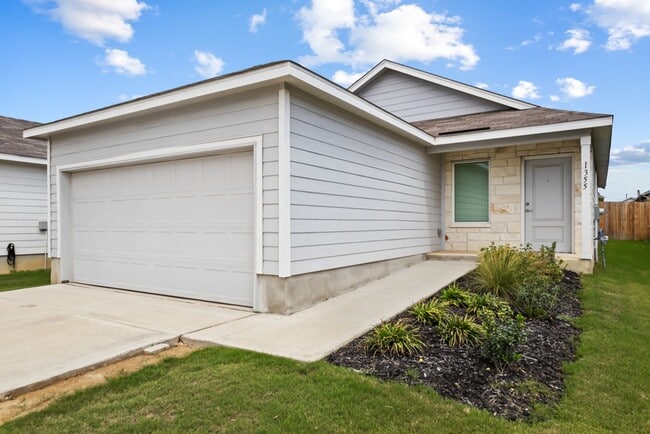 Photo - 1355 Loop St House