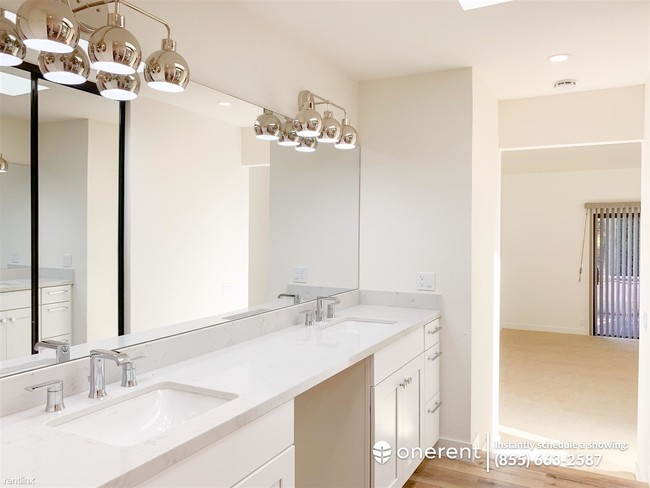 Building Photo - 3 br, 2 bath Condo - 2490 Golf Links Cir -