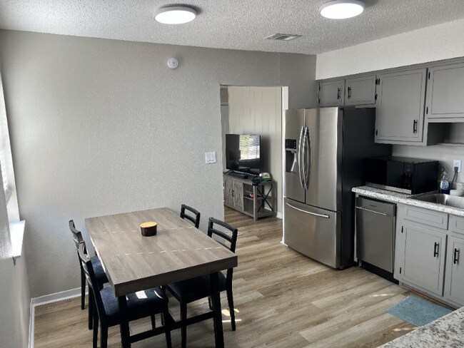 Foto del edificio - 830 Calhoun Ave