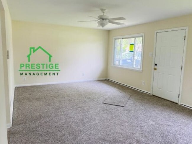 Building Photo - 2 Bedroom Hammond Home With Central Air