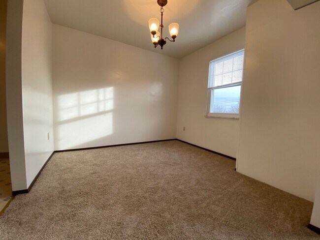 Foto del edificio - Fantastic North Hills 1 BR! Equipped Kitchen Including Dishwasher! Call TODAY!