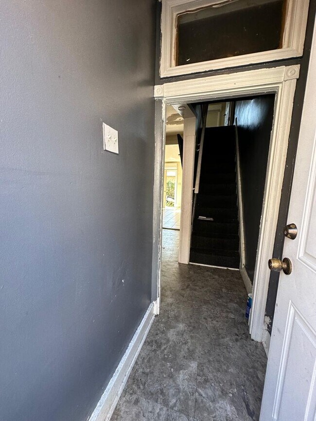 Building Photo - TWO BEDROOM HOUSE FOR RENT ON ORIANNA STREET