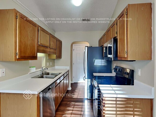 Foto del edificio - 4303 Lothar Ridge Ln