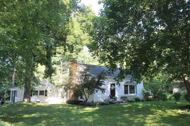 Building Photo - 275 Woodland Dr