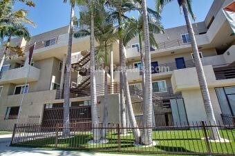 Foto principal - 920 Wilcox Ave