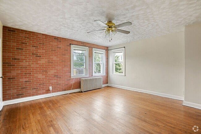 Building Photo - 1659 Northgate Rd