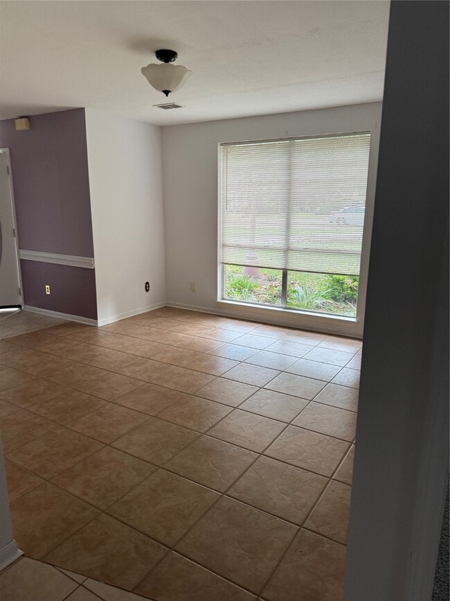 Foto del edificio - 24930 Plantation Estates Ave