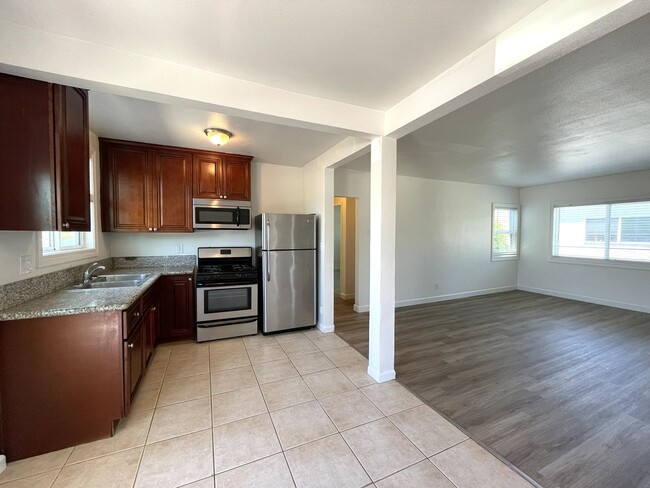 Foto del edificio - 4327 McClintock St