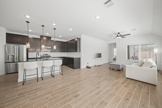 Building Photo - 10111 Crescendo Wy