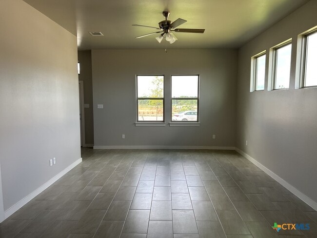 Building Photo - 5009 White Rose Dr