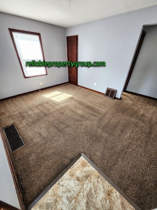 Building Photo - New Listing - Fort Wayne