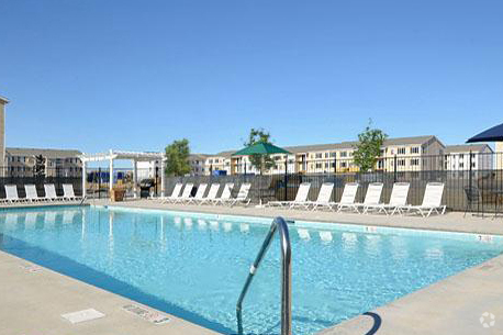 Pool - Van Horne Estates Apartments