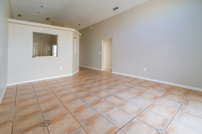 Building Photo - 312 Riunite Cir