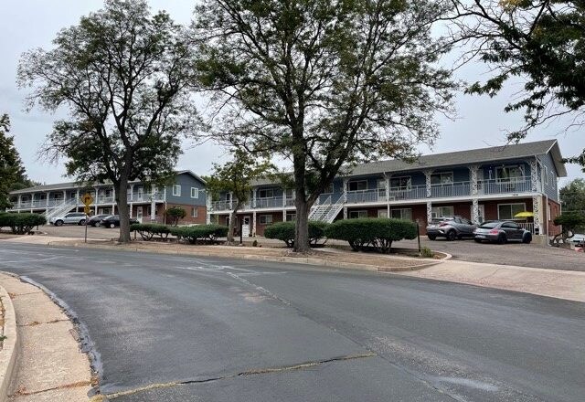 Foto del edificio - 1424 Stanley Ln