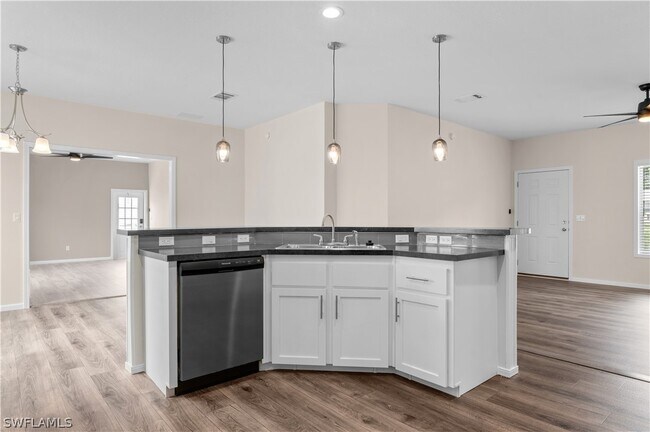 Building Photo - 24 Red Poinciana Dr