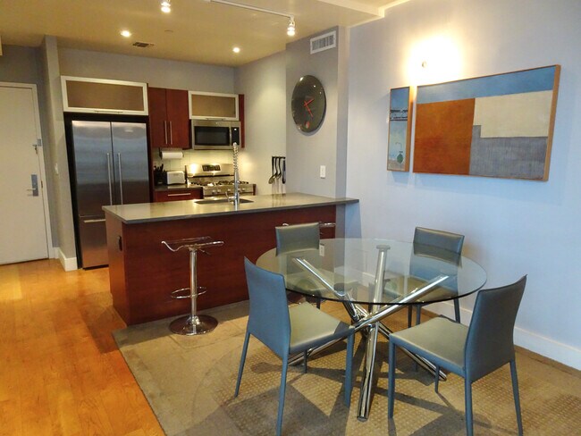 Kitchen & dining area - 227 Maujer St