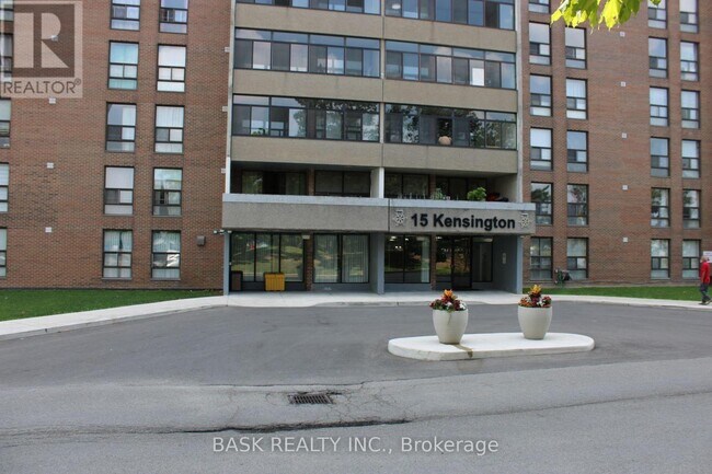 Photo du bâtiment - 15-915 Kensington Rd