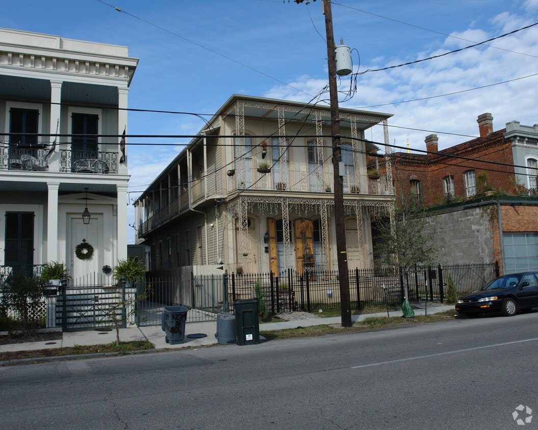 Building Photo - 1231 Baronne St