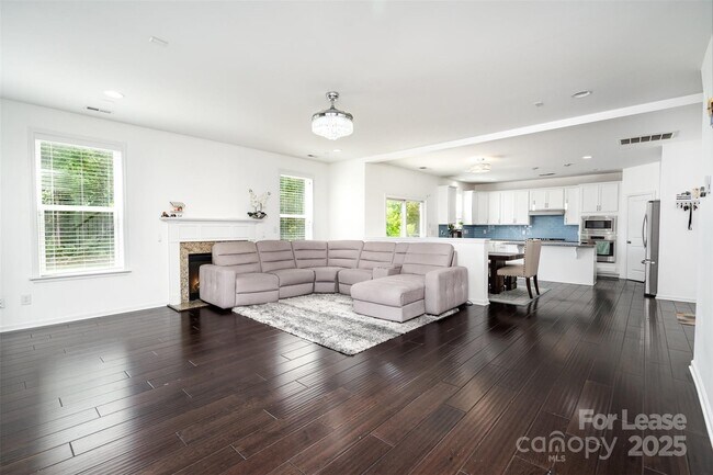 Foto del edificio - 2577 Shoal Park Rd
