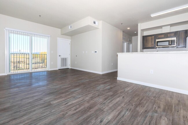 Foto del edificio - Spring Creek Village - Income Restricted
