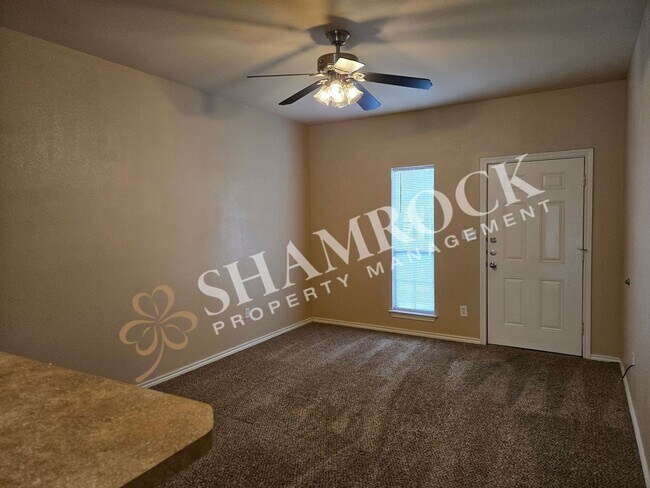 Foto del edificio - 2/1 Fourplex in Midway ISD!