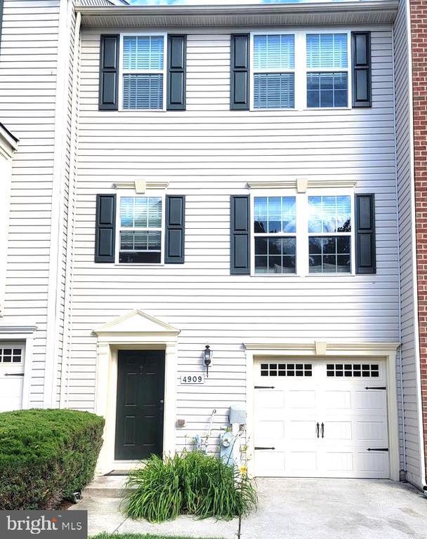 Foto principal - 4909 Yarmouth Ct