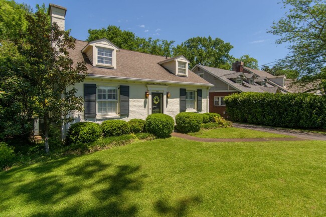 Foto del edificio - Charming Home in Belle Meade Links, Walkab...