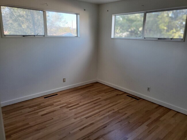 Dormitorio - 1217 1st St