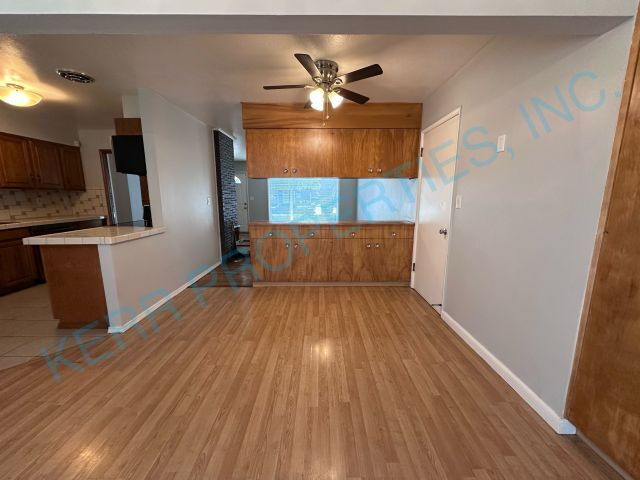 Building Photo - 12407 NE Knott St