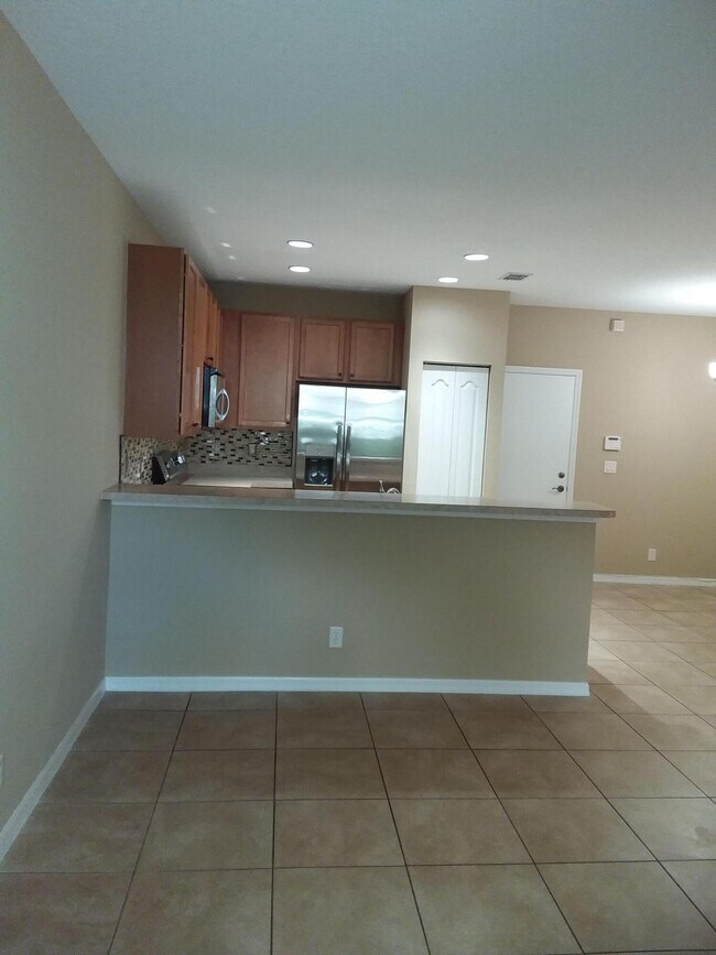 Foto del edificio - 2410 SE Union Park Dr