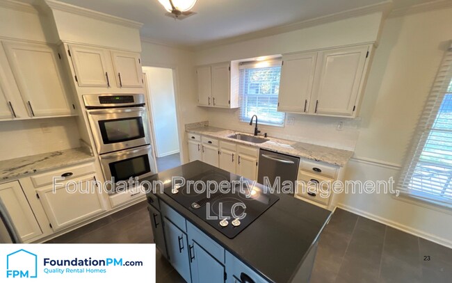 Foto del edificio - 8653 Chris Suzanne Cir