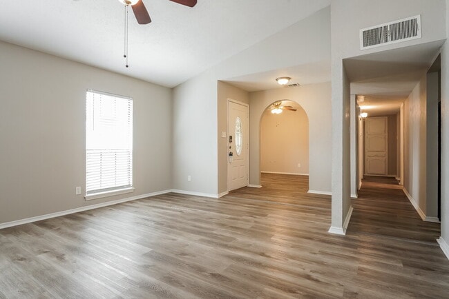 Building Photo - 1702 Clark Trail