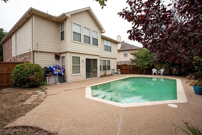 Building Photo - 9008 Bedford Ln