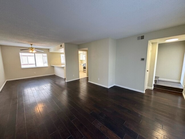 Building Photo - Turnkey 3 bedroom, 2.5 bathroom condo avai...