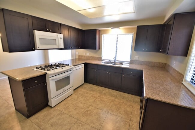 Building Photo - 30240 Santa Cecilia Dr