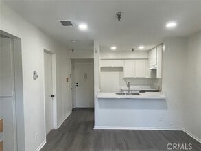 Building Photo - 3830 Avenida Del Presidente