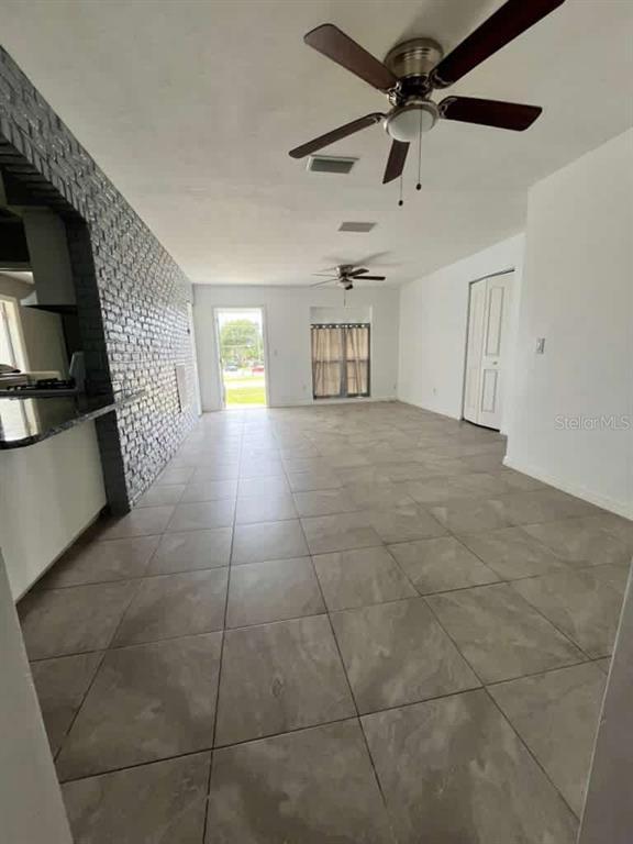 Foto del edificio - 2302 E Dana Dr