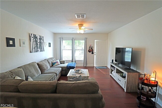 Foto del edificio - 9639 Eaton Gardens Ln